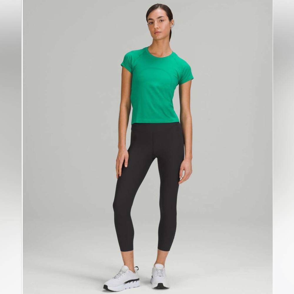Lululemonm Base Pace High-Rise Tight 23” Ribbed Nulux